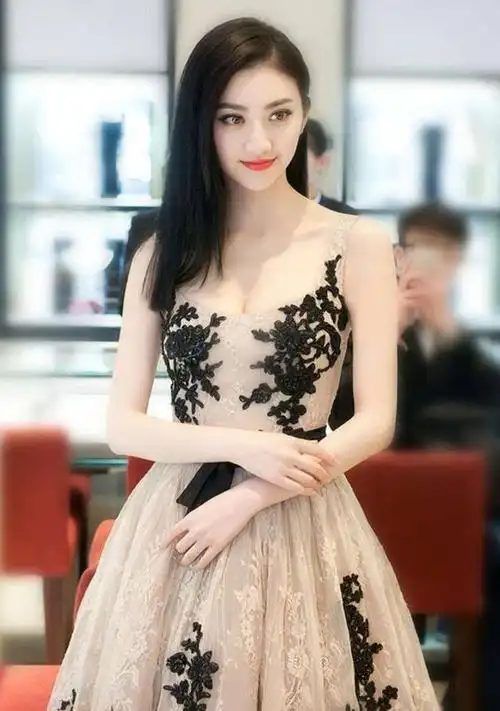 有种肥而不腻叫景甜,看生图下的她,这才是老爷们的心头肉!