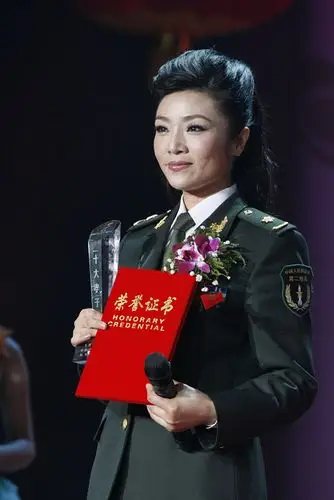 李丹阳荣获十大孝子组图