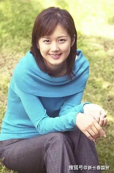 "刁蛮公主"张娜拉刚出道写真照曝光,清纯甜美略显婴儿肥_韩星_镜头