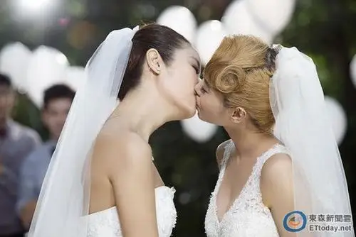 蔡依林林心如穿婚纱接吻 画面太唯美