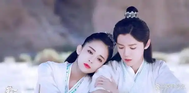 邓超水中抱鹿晗的截图流出,鹿晗姨化严重,"大姨神图"惨遭嘲讽