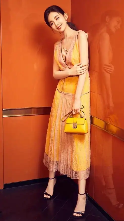 古力娜扎:第0195期 美脚欣赏