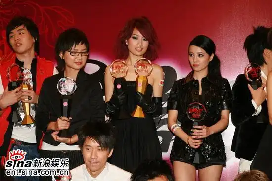 图文:蔡依林容祖儿周笔畅胡彦斌亮相