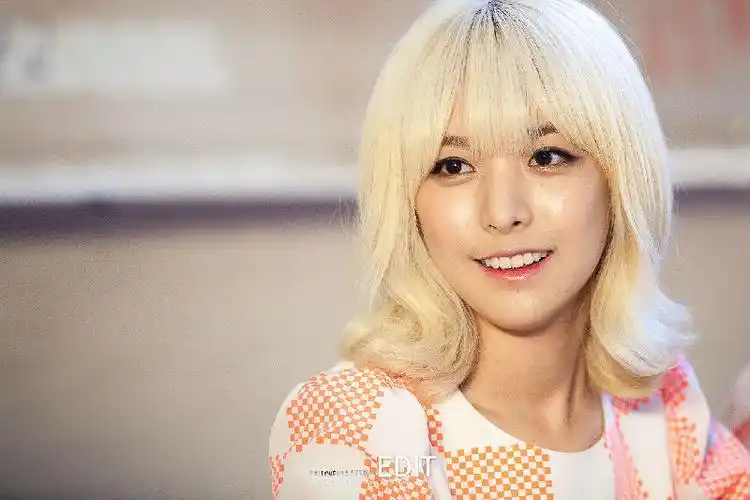 【论坛】┃hellovenus●131106图片┃汝矣岛ifc mall签