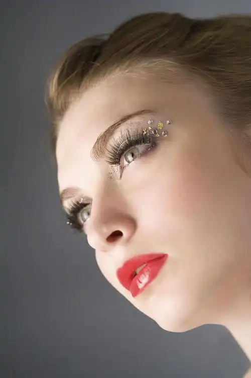 浓妆外国气质美女面部特写高清图片