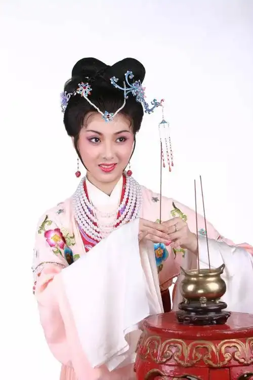 陈慧迪 饰 崔莺莺 9月4-5日