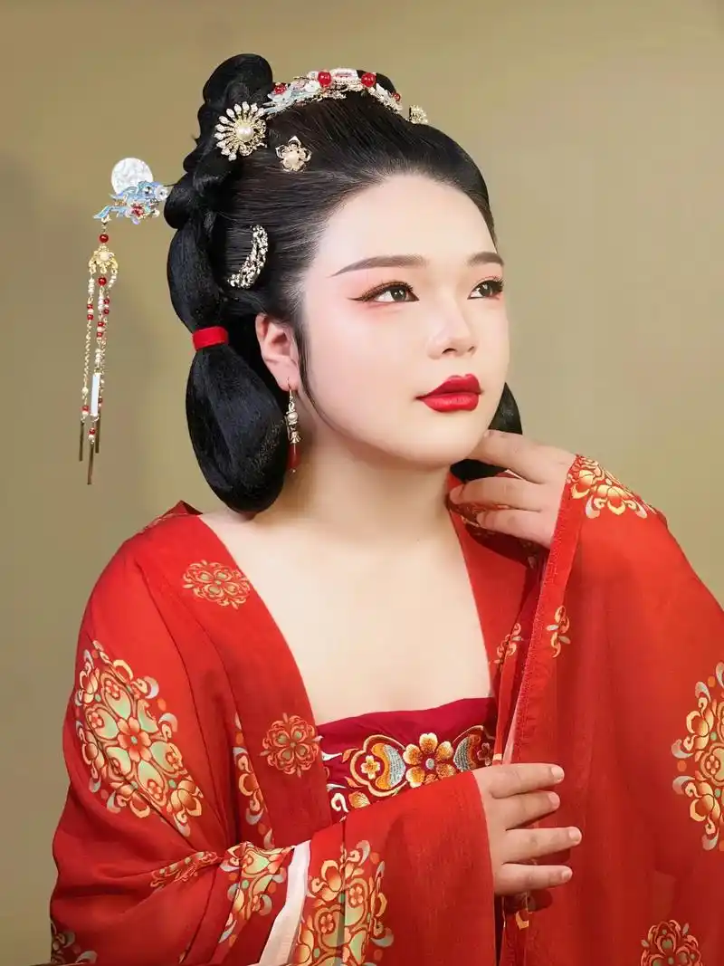 唐风造型.唐妆 古风造型 #零基础学化妆 #化妆培训机构推荐 - 抖音