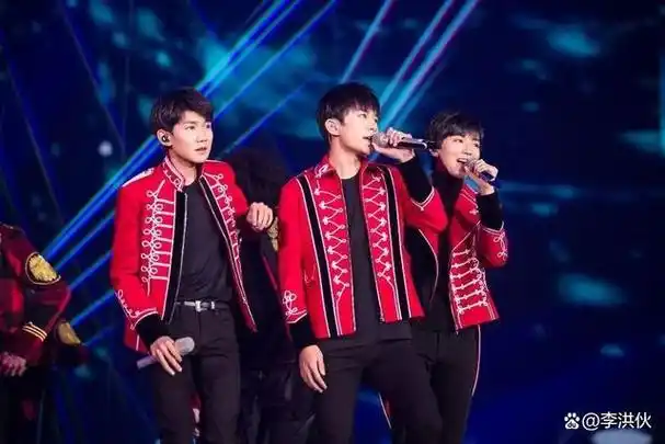 tfboys十周年演唱会事故有点多啊 粉丝进场安检画面"残暴"有人晕倒