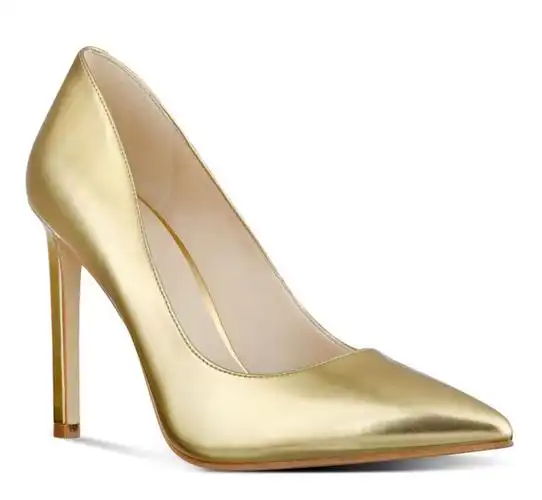 经典高跟鞋推荐(盘点几款经典的金色高跟鞋)