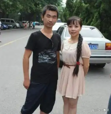 王二妮靠星光大道走红放弃百万年薪嫁农村如今活成这样