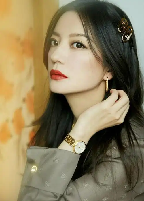 赵薇最新写真曝光 笑容灿烂颜值能打