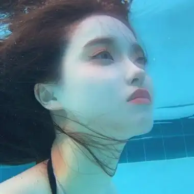 水下唯美女生头像