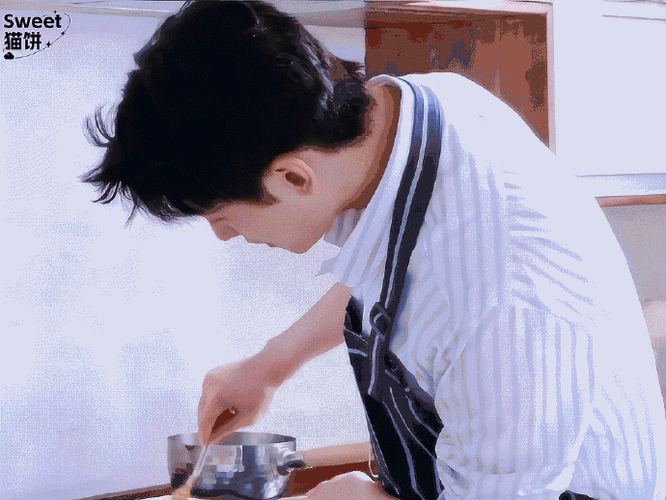 好爱杨洋的这种动态视角,感觉隔着屏幕对视了一样05 一些男友感