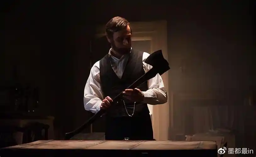 电影《赏金猎人》:剧情讲述了三个人因为金钱和信任产生了矛盾