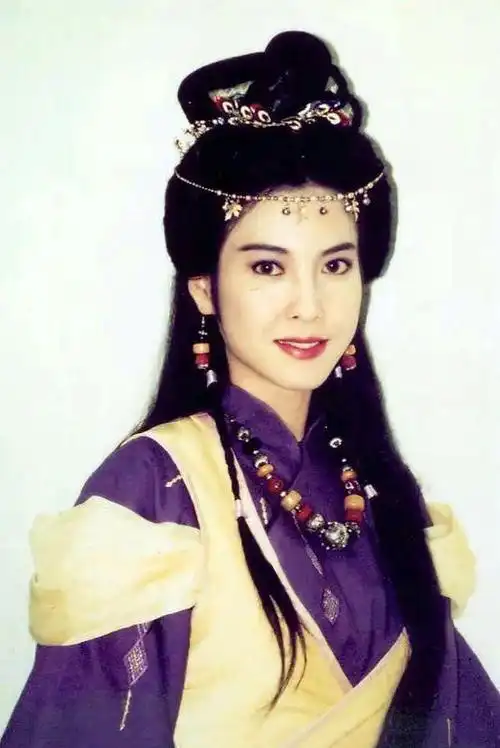 10版"金花婆婆"对比,有人颜值惊艳,有人惨不忍睹