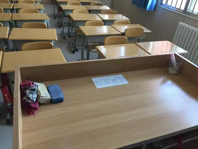 黄岛区弘德学校教室环境展示