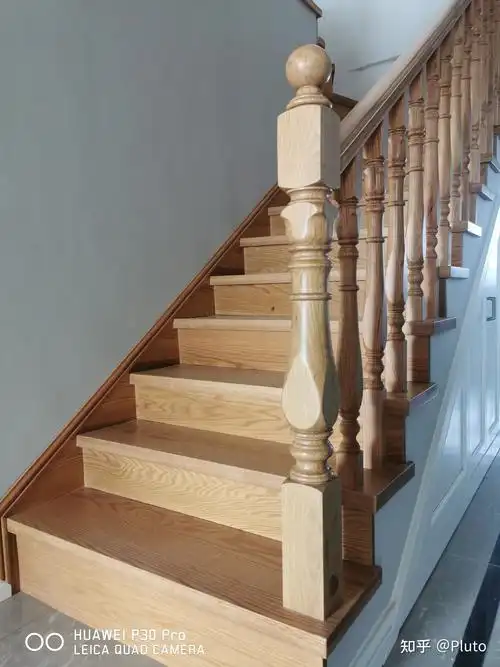 注意,楼梯的整体效果不但和材料,做工,样式等等有关.