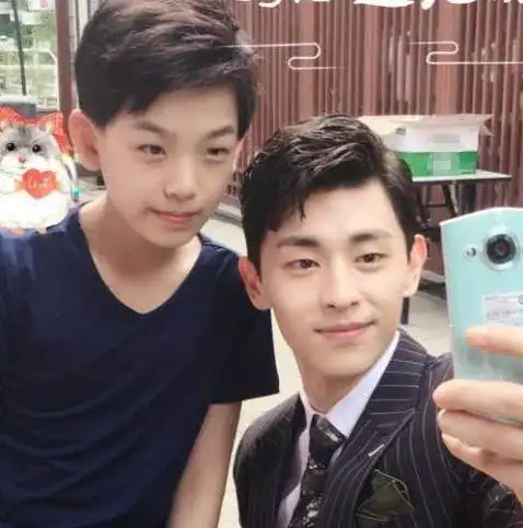 娱乐圈最有潜力的童星!14岁已经1米8,与邓伦合照两人很相似