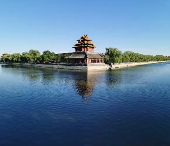 北京护城河 写美篇北京护城河俗称:筒子河 环绕紫禁城外围的护城河