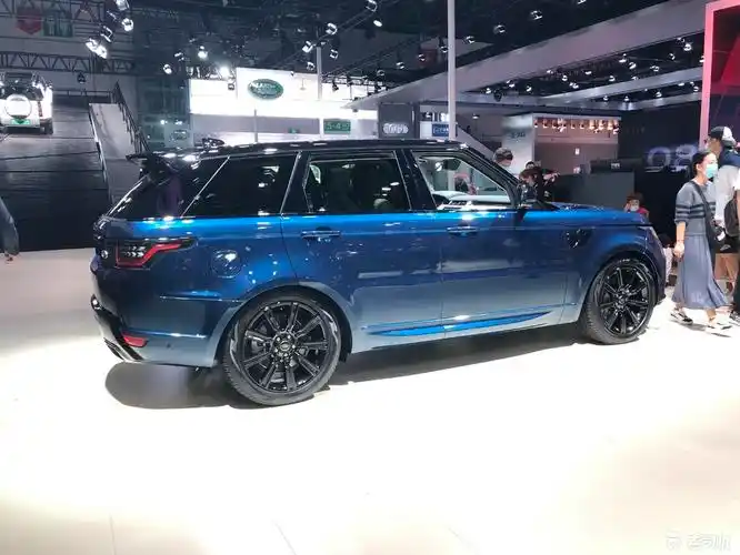 2021成都车展路虎揽胜运动版墨蓝鎏光版上市售10580万