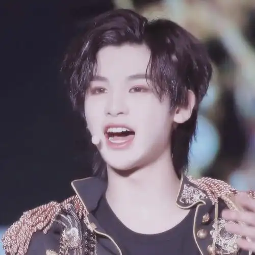 justin黄明昊