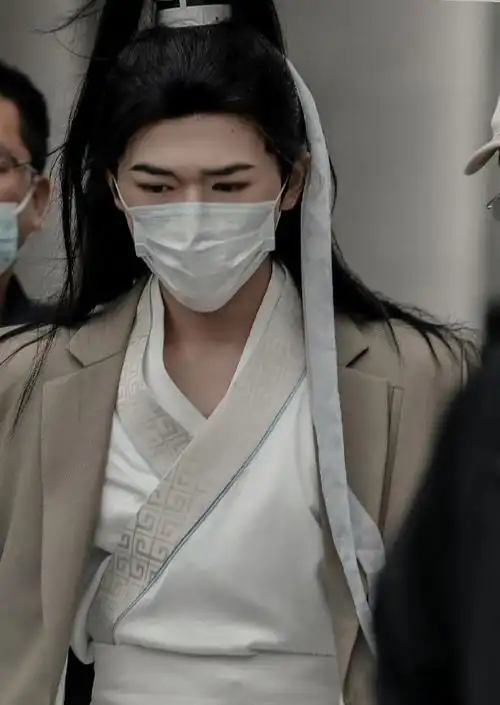 宋亚轩白衣古风造型