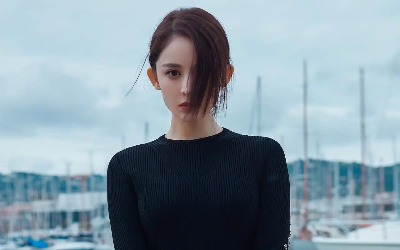 古力娜扎冷艳帅酷图片桌面壁纸