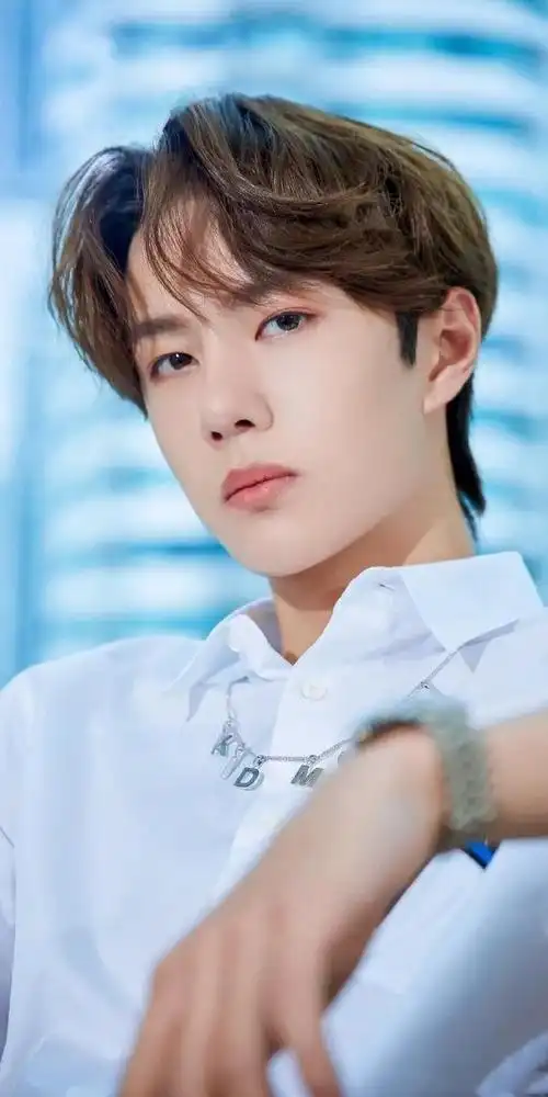 王一博壁纸手机超清全面屏-天晟网