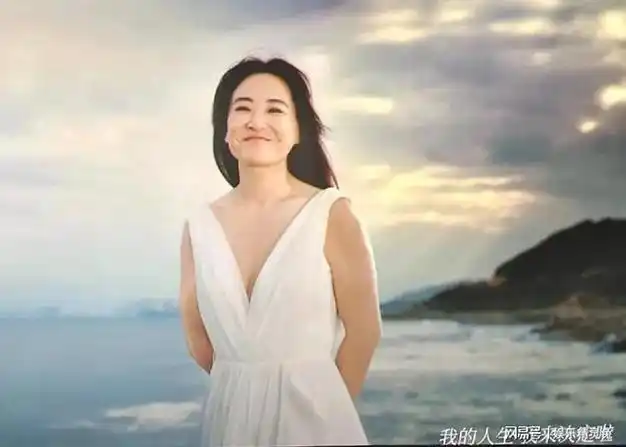 贾玲瘦身100斤正面照曝光,有腹肌梨涡下颌线,影片花絮引共鸣