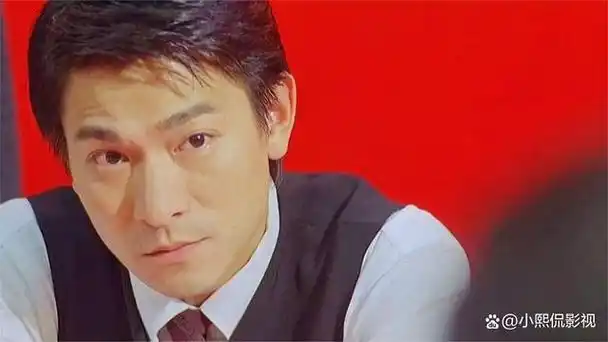 电影讲述了刘德华饰演的飞龙和黄秋生饰演的阿豹是生死之交的好兄弟.