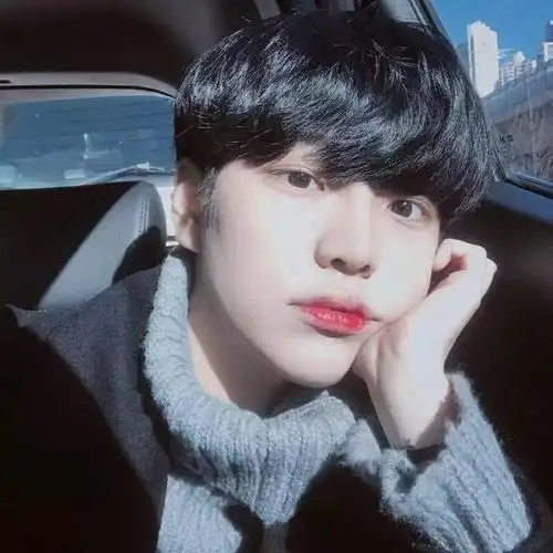 低调有内涵的帅气头像