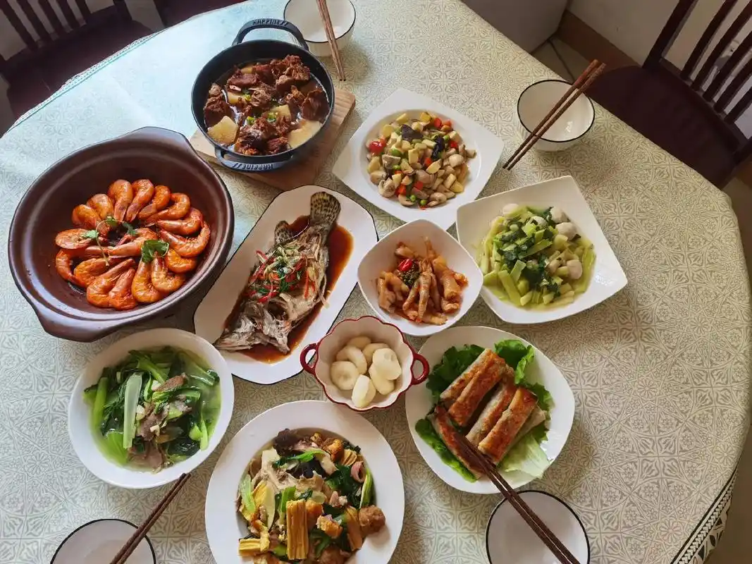 儿子带女朋友来家吃饭,我和先生忙碌了一上午,买洗烧