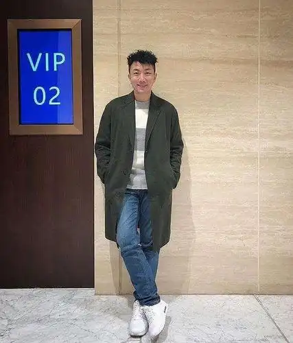 刘浩龙_歌手_作品_个人资料_简历_生日_经历_留言 - 酷乐米