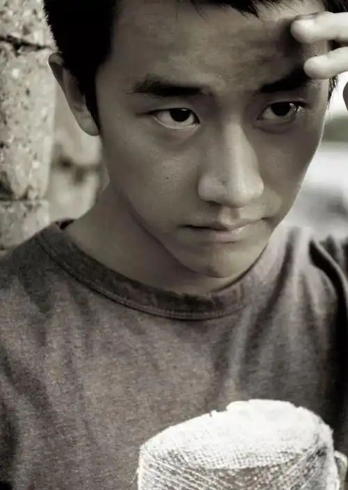 黄轩考倒二是因为倒一智力有问题文化课差才学表演