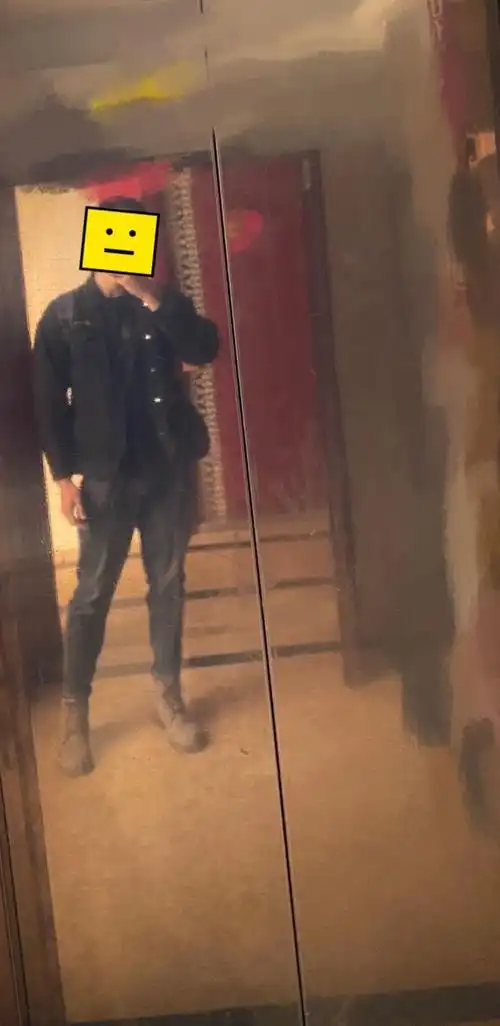 你们认为身高一米八体重130斤的男孩子标准吗