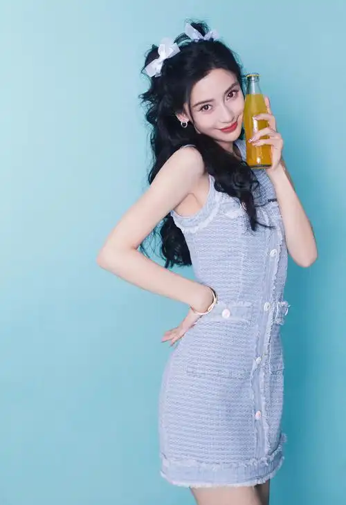 34岁杨颖近照曝光,扎双马尾打扮幼态,甜美可人少女感爆棚_腾讯新闻