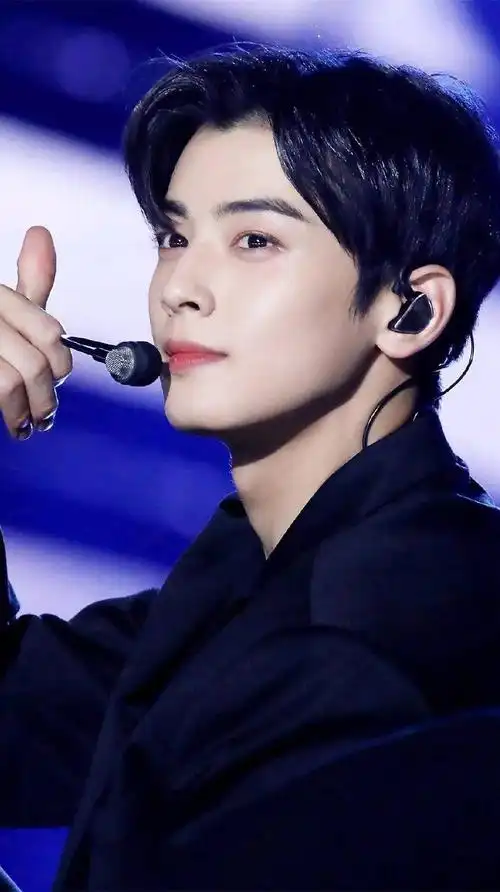 手机壁纸车银优