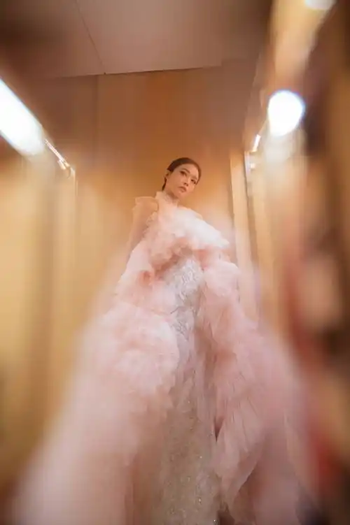 容祖儿粤语主持大湾区新年音乐会演唱歌曲彩云追月舞台梦幻唯美