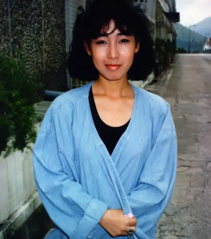 赌王风光无限时非常宠爱的小侄女,黎芷珊收获了一个传奇般的年轻时代