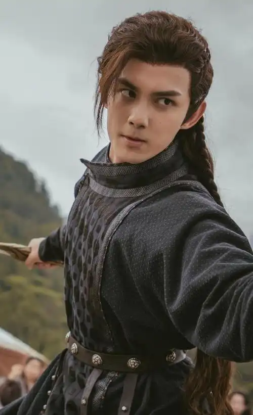 吴磊弟弟多演古装吧!