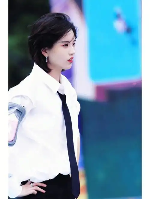 跌跌撞撞幸运加成勇敢无畏最后腿太长脚滑落水#陆柯燃  #男生女生向前