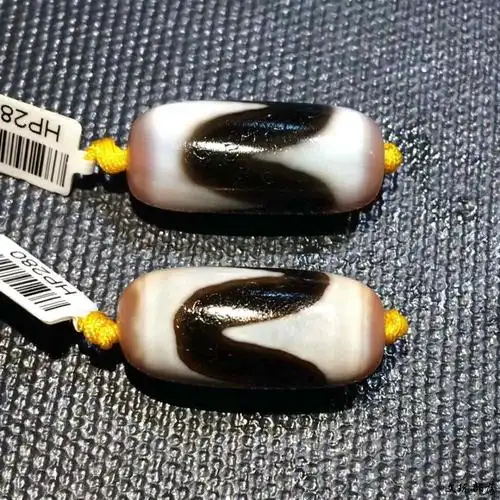 红润高油虎牙珠 尺寸:12x28mm - 和田玉|翡翠|玉石珠宝交易 文玩部落