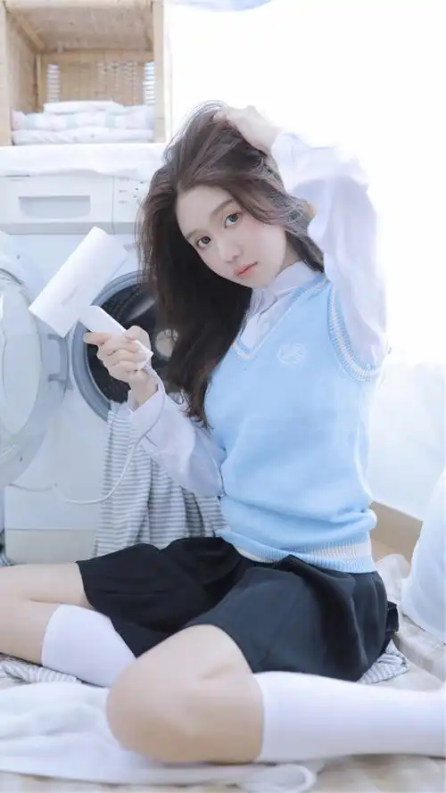 校花美女性感超短裙手机壁纸