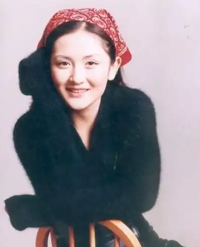 谢娜昔日清纯旧照曝光 被赞别有韵味