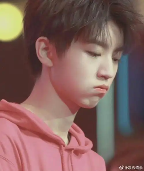 谁懂啊,真的超爱嘟嘟嘴的#王俊凯#,你们爱不爱