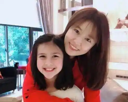 反对林心如生二胎小海豚生气扬言不许给她生妹妹