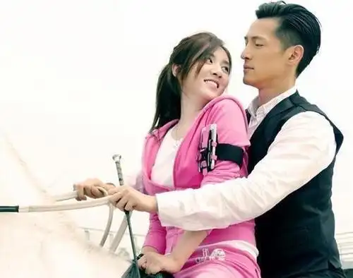 热剧播出后,胡歌王晓晨被粉丝称为最般配的荧幕情侣,胡歌老婆王晓晨