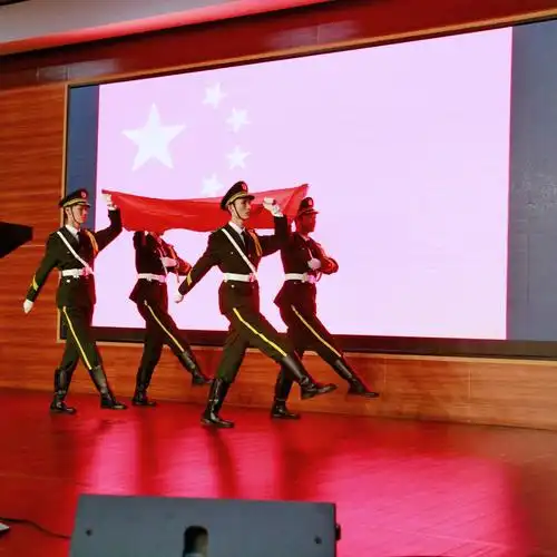 奏唱国歌1.jpg