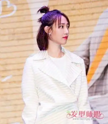 直发扎半丸子头好看吗 长直发适合扎半丸子头_发型师姐