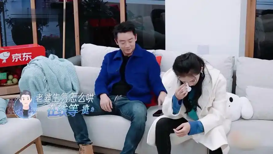 来看郑恺对苗苗和程晓玥的态度爱与不爱真的很明显